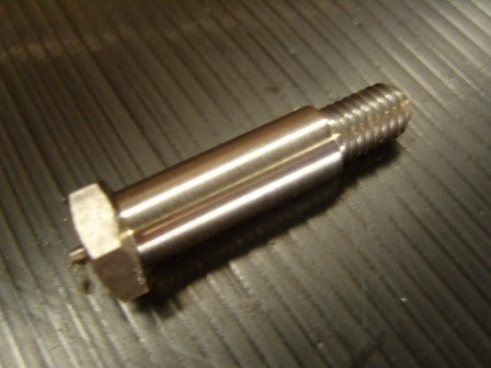 2. Śruba specjalna M8 Z-562 041.002.402